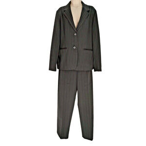 Rafaella Woman's Black Pinstripe Suit Size 16 Pants Jacket 2 front panels Lined